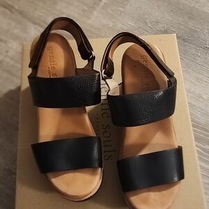 Gentle Souls by Kenneth Cole Wedges